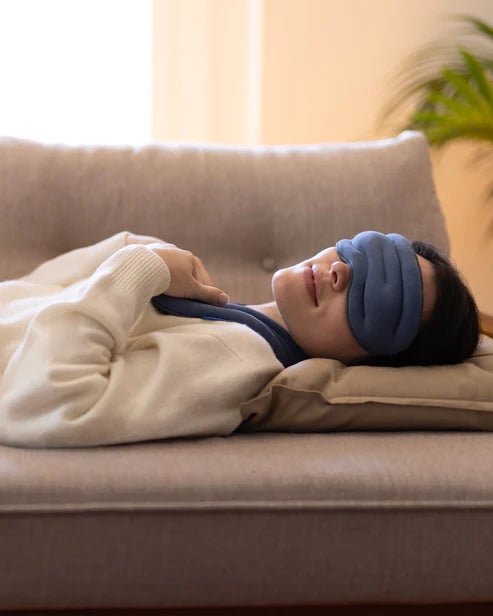 ostrichpillow-the-wind-down-bundle-coffret-self-care-masque-oculaire-chaud-froid image 6